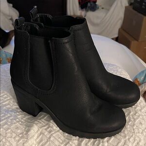 NWOT Boohoo Black Ankle Boots
